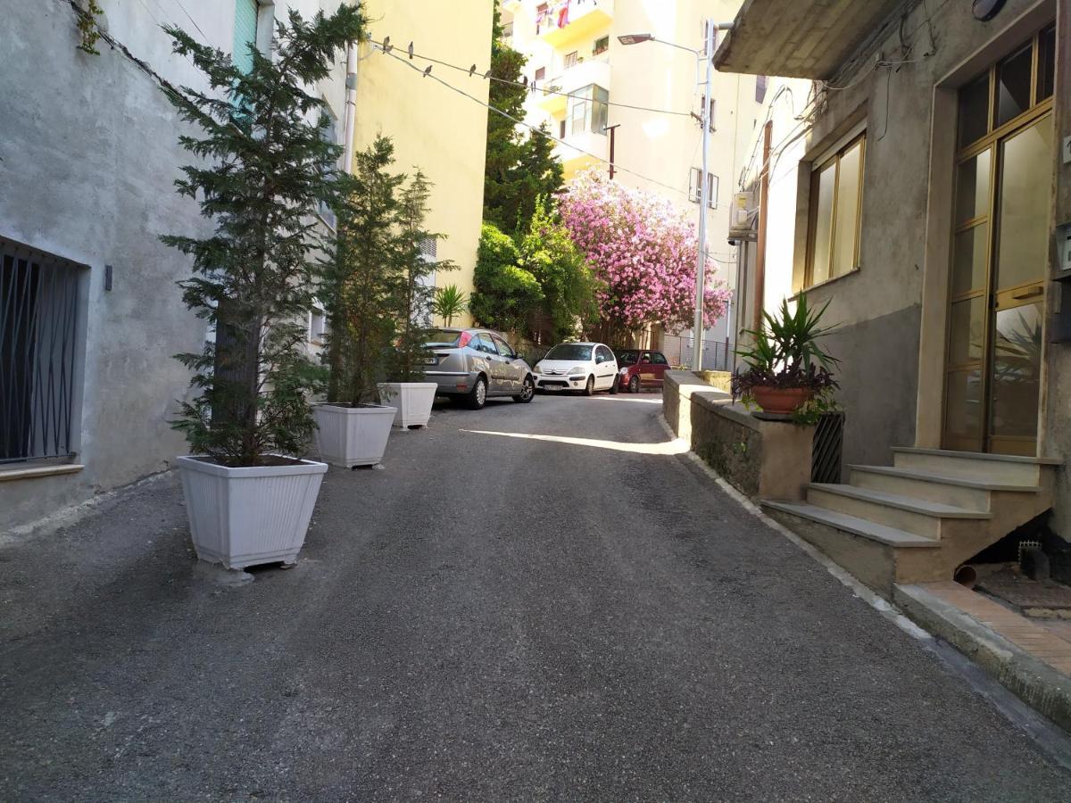 Top Apartment Catanzaro Bagian luar foto